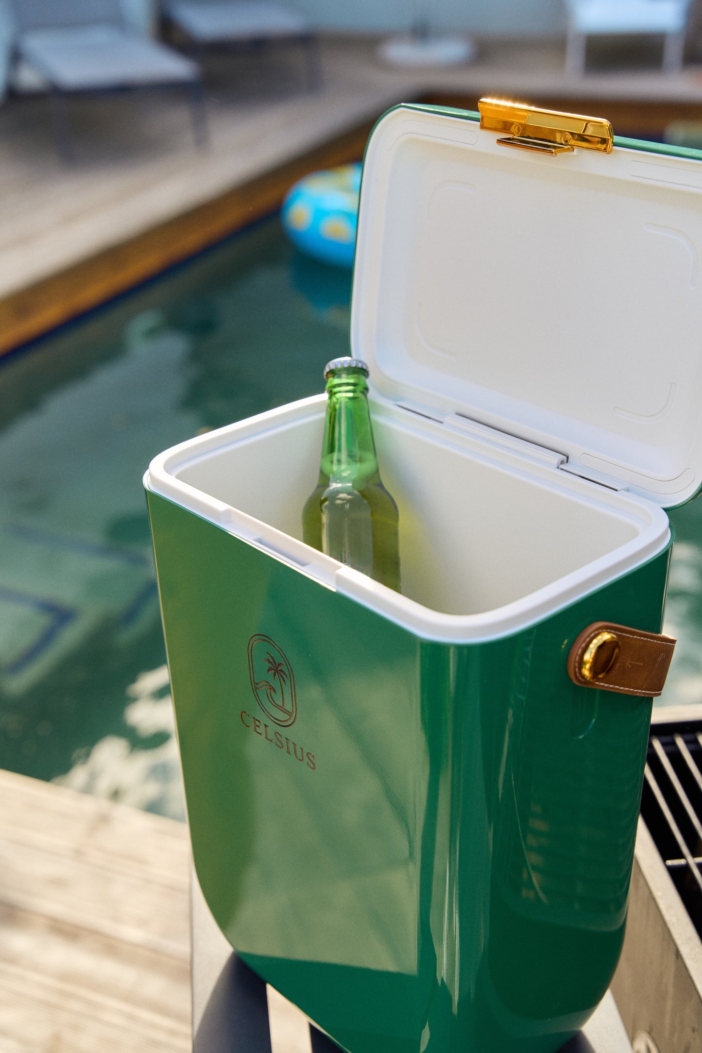 Celsius 10L Cooler – Premium Design. All-Day Ice.